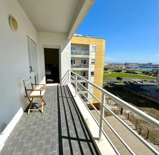 아파트 Sunrise Vista Mar & Surf *